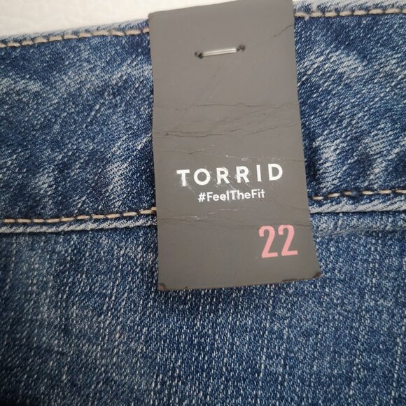NWT Torrid Ladies Size 22 Medium Wash Distressed Rough Hem Blue Jean Shorts - Picture 4 of 14